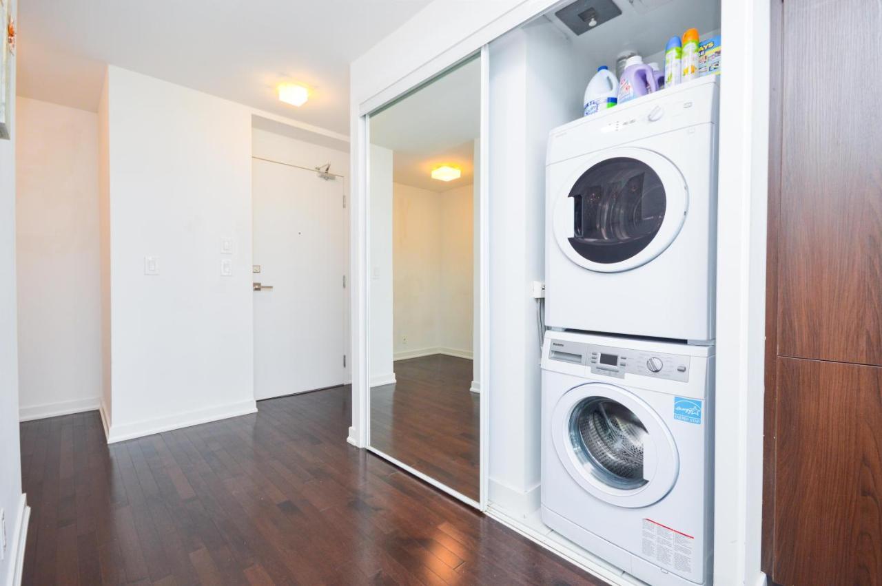 Downtown Toronto Condo Near Cn Tower, Mtcc, Rogers Center , Union Station Exterior photo