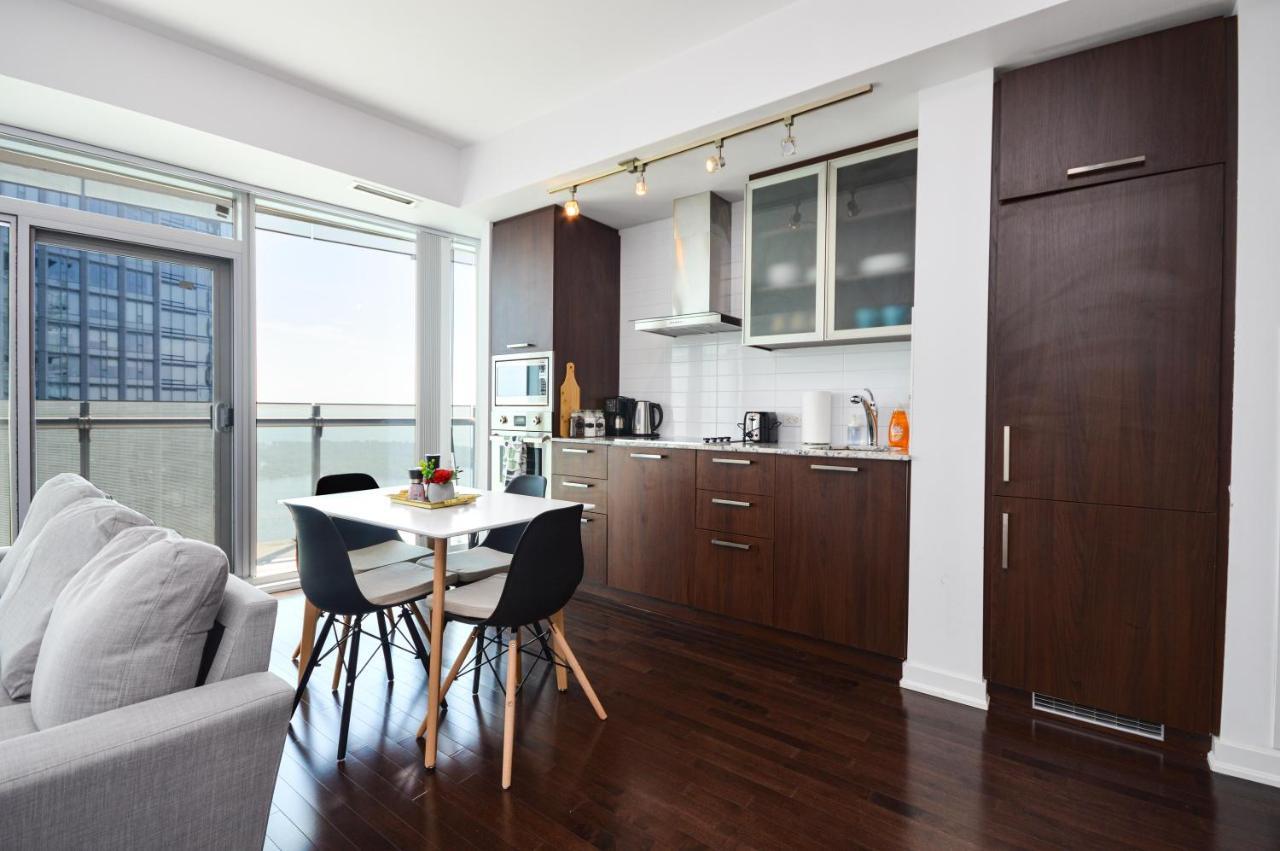 Downtown Toronto Condo Near Cn Tower, Mtcc, Rogers Center , Union Station Exterior photo