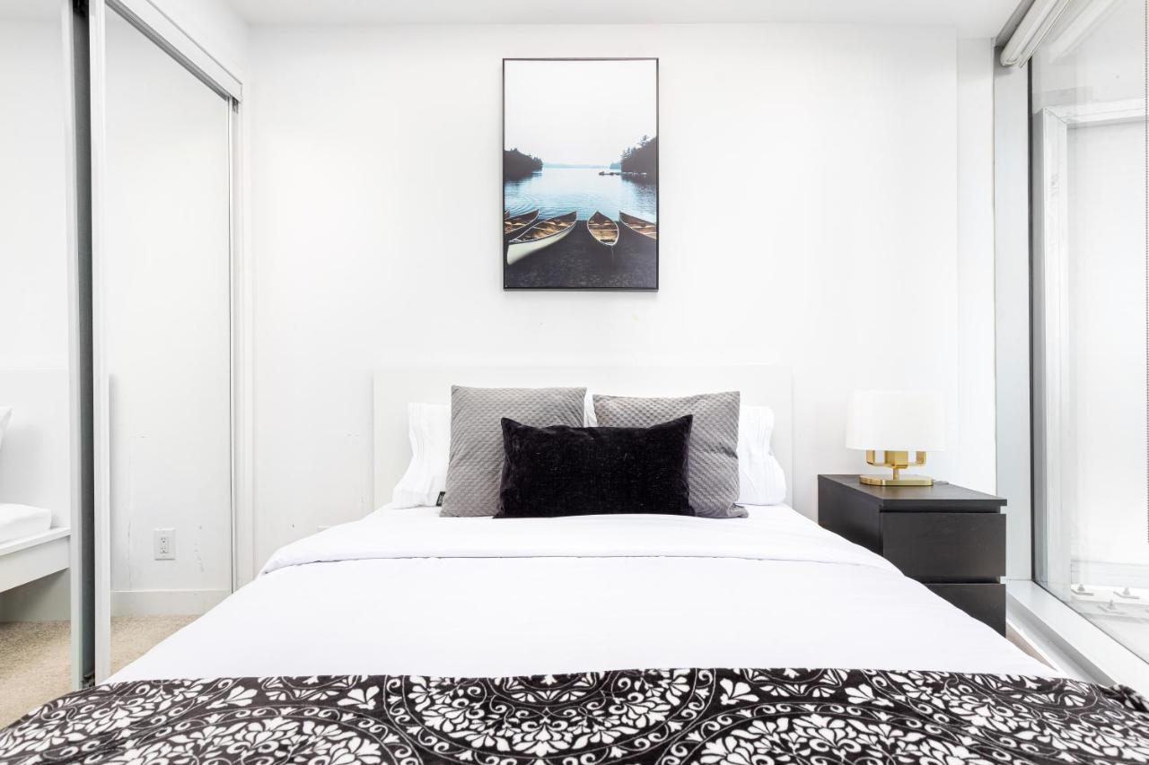 Downtown Toronto Condo Near Cn Tower, Mtcc, Rogers Center , Union Station Exterior photo